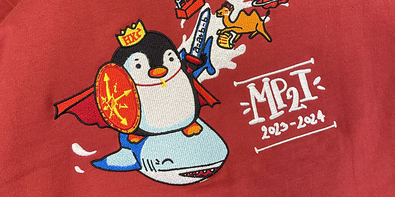 Pull personnalisé brodé